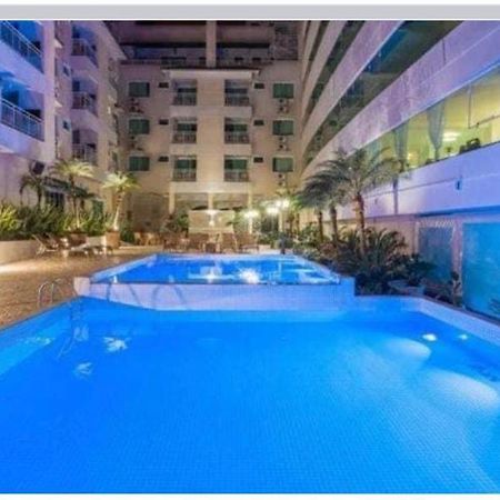 Apartamento Em Condominio Em 봄비나스 외부 사진