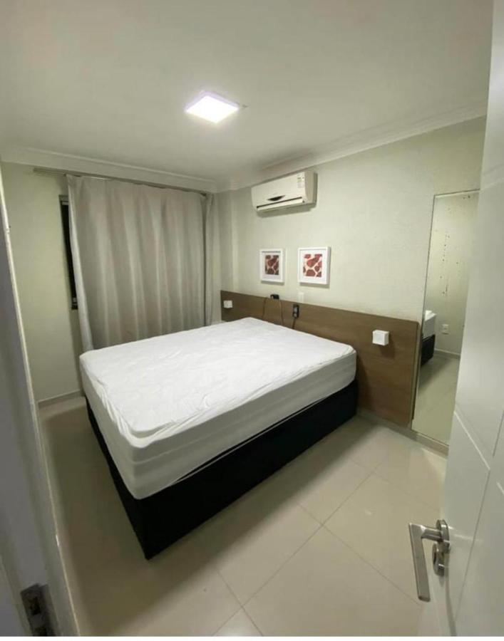Apartamento Em Condominio Em 봄비나스 외부 사진
