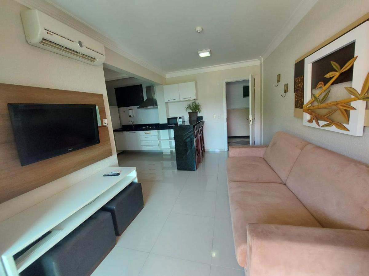 Apartamento Em Condominio Em 봄비나스 외부 사진