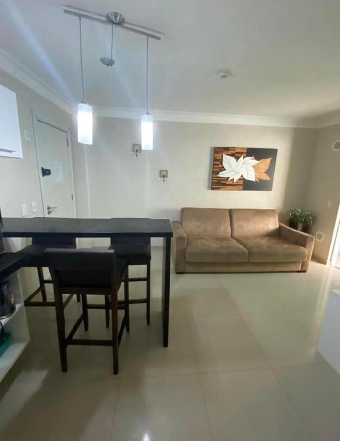 Apartamento Em Condominio Em 봄비나스 외부 사진